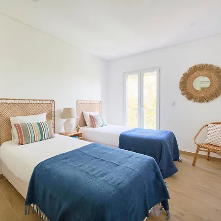 Apartment Fresh & Sunny, 5 Min Walk To Beach, By Timecooler *