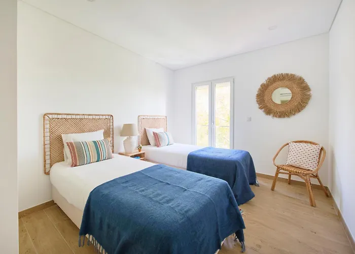 Apartment Fresh & Sunny, 5 Min Walk To Beach, By Timecooler *