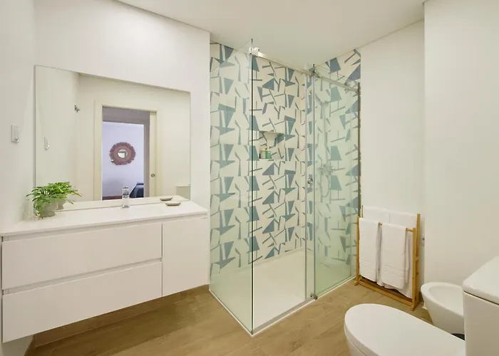 Apartment Fresh & Sunny, 5 Min Walk To Beach, By Timecooler