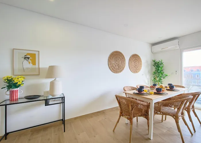 Apartment Fresh & Sunny, 5 Min Walk To Beach, By Timecooler