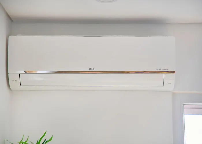 Apartment Fresh & Sunny, 5 Min Walk To Beach, By Timecooler *