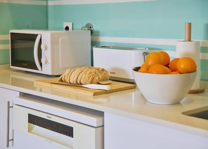 Fresh & Sunny, 5 Min Walk To Beach, By Timecooler Apartment Setubal