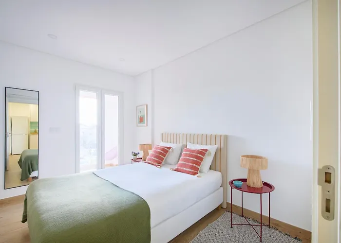 Apartment Fresh & Sunny, 5 Min Walk To Beach, By Timecooler