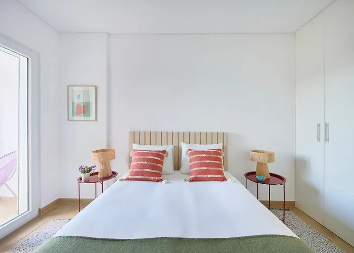 Apartment Fresh & Sunny, 5 Min Walk To Beach, By Timecooler *