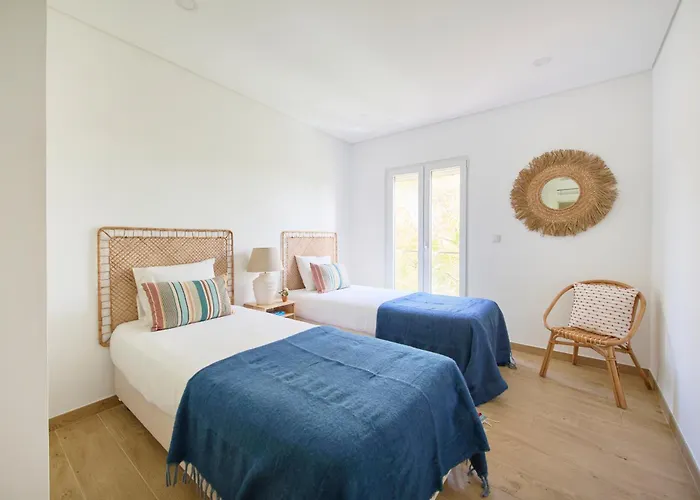 Fresh & Sunny, 5 Min Walk To Beach, By Timecooler Setubal