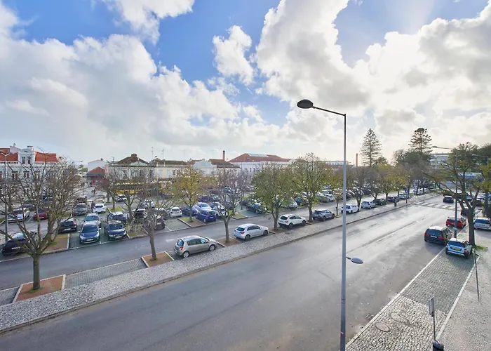 Fresh & Sunny, 5 Min Walk To Beach, By Timecooler Setubal