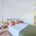 Fresh & Sunny, 5 Min Walk To Beach, By Timecooler Apartman *