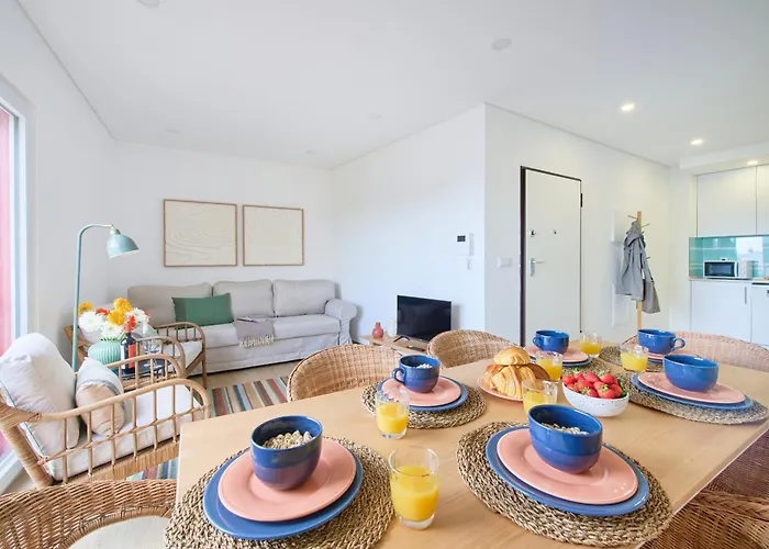 Fresh & Sunny, 5 Min Walk To Beach, By Timecooler *