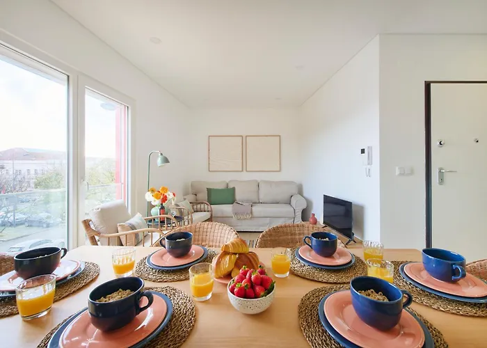 Fresh & Sunny, 5 Min Walk To Beach, By Timecooler *