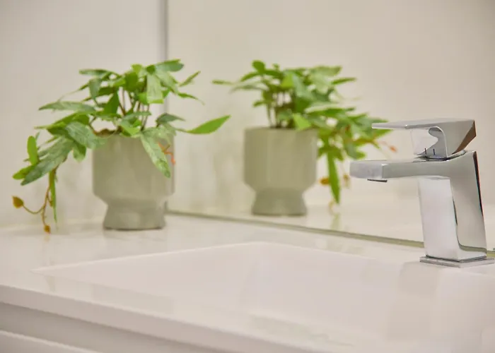 Fresh & Sunny, 5 Min Walk To Beach, By Timecooler 公寓 *